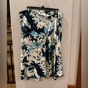 Banana Republic Blue and White Floral Knee-Length Skirt